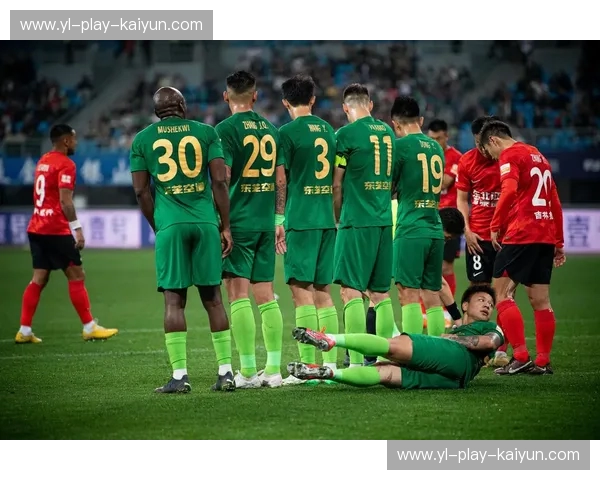 南腔北调的绿茵绝响：广州富力与长春亚泰的足球江湖往事